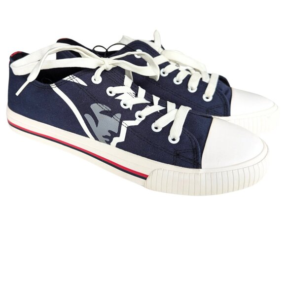 NE Patriots NWT Men's 9 Low Top Lace Up Blue Canvas Sneakers NFL - Picture 1 of 10